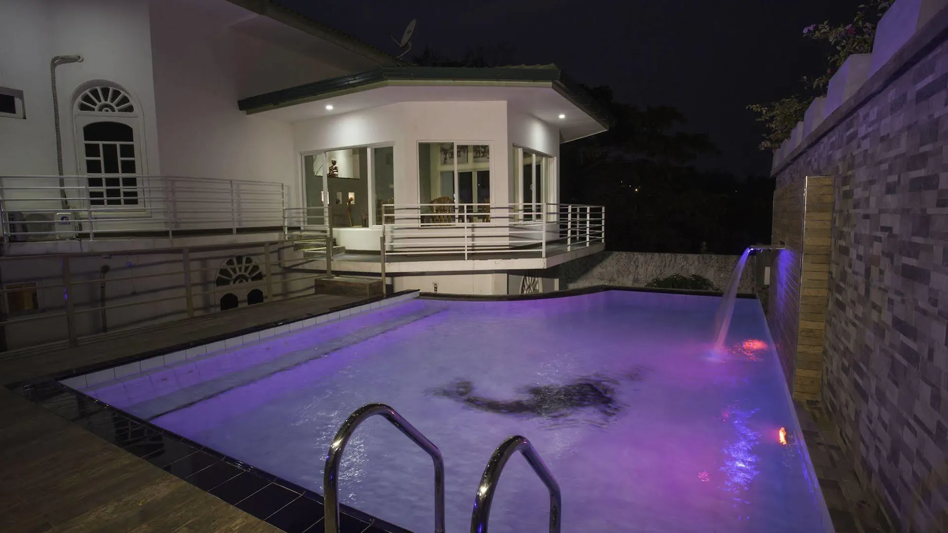 Отель Winter Villa Канди